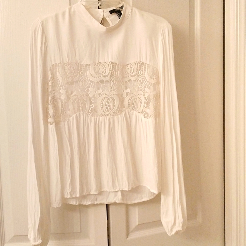 ⚜️ 🤍 Forever 21 Crotchet Blouse